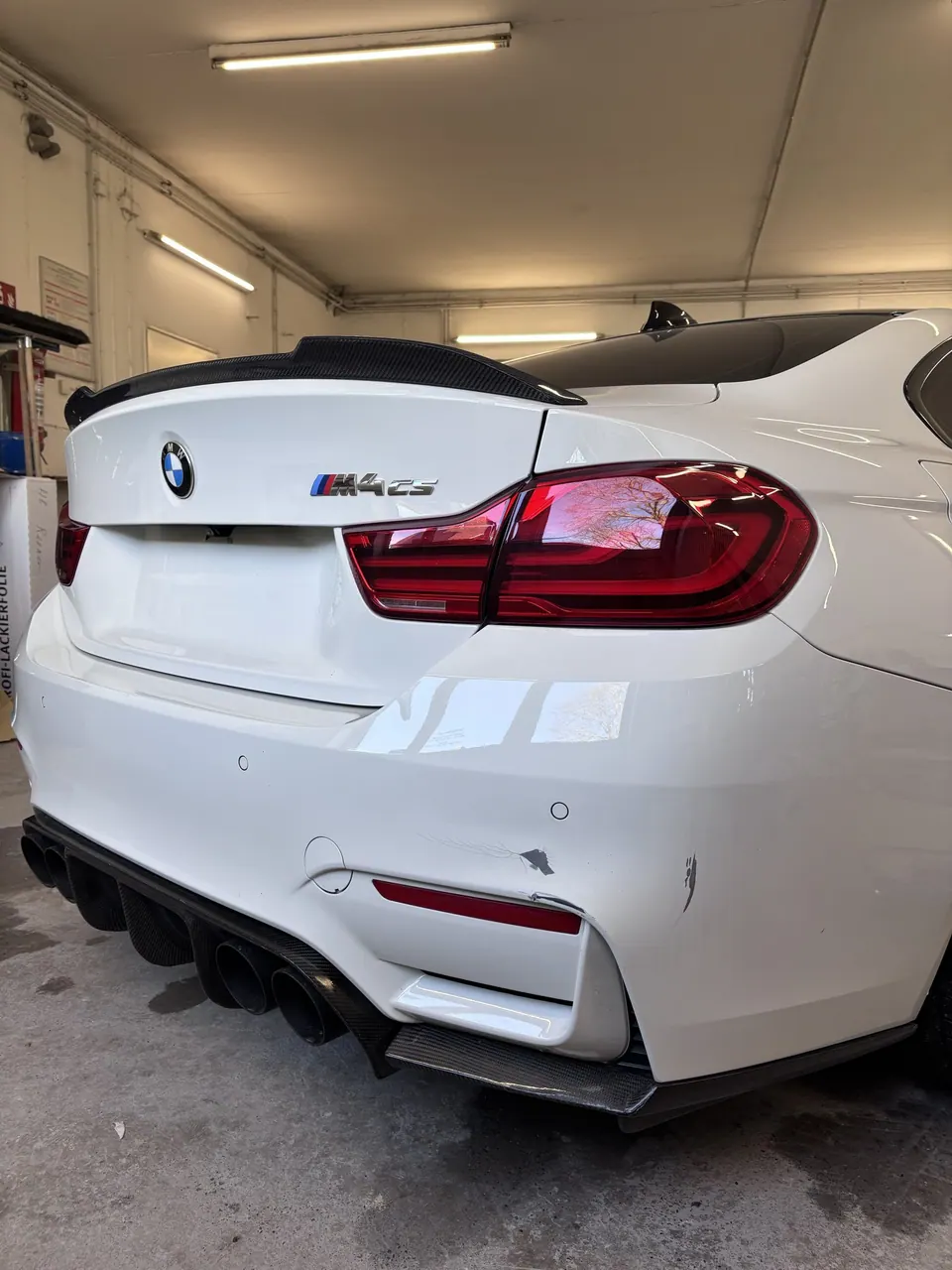 Smart Repair an einem Fahrzeug